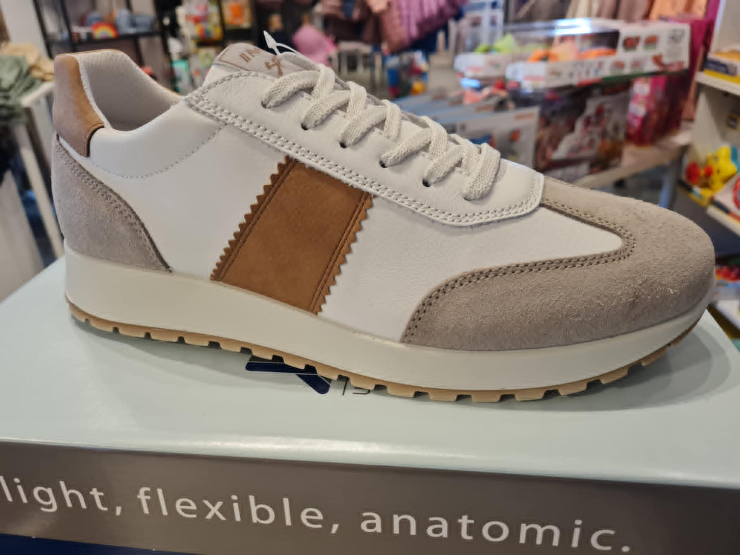 Strigaskór - White/Beige