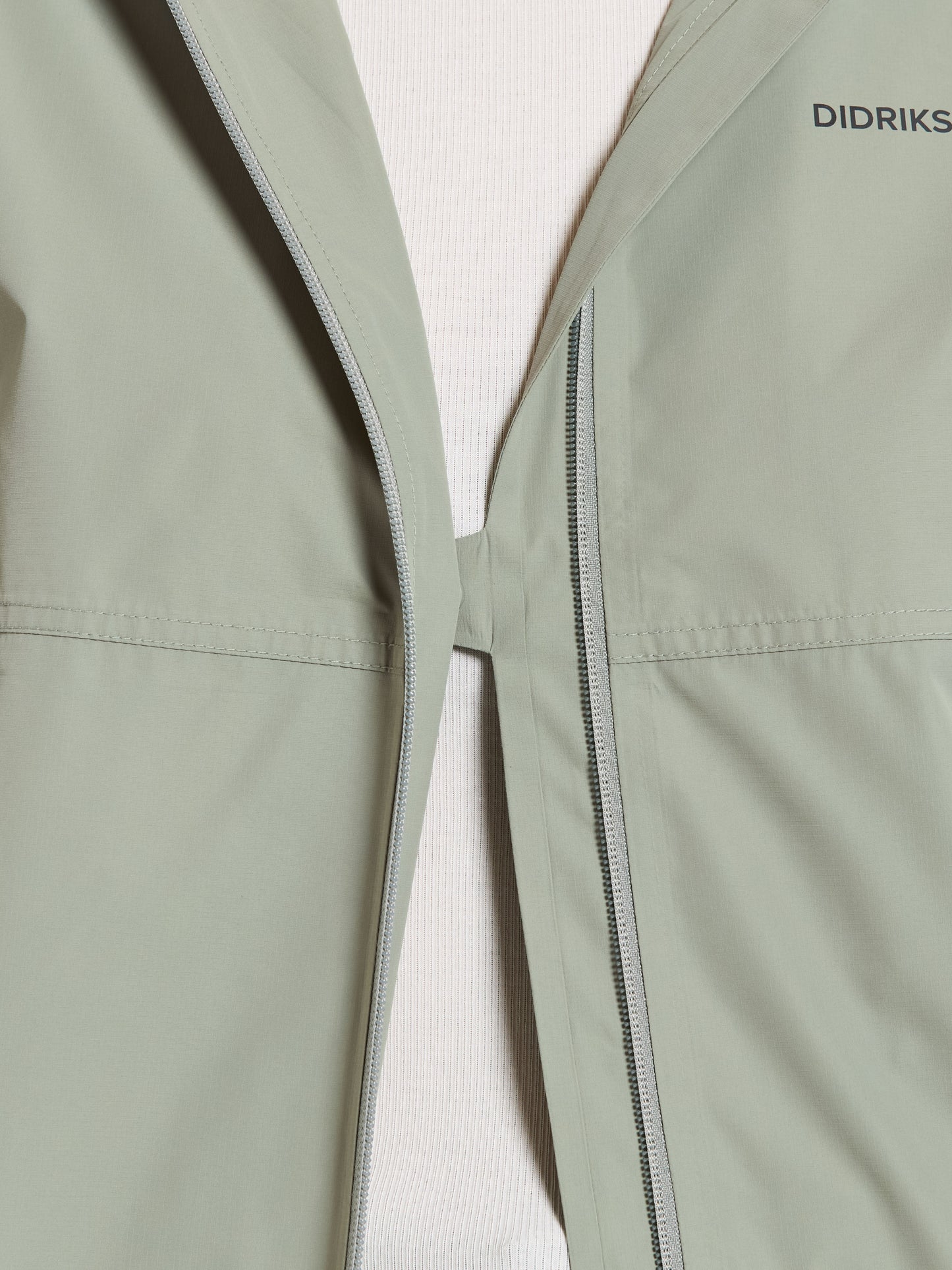 Jakki - Tilde Wilted Leaf