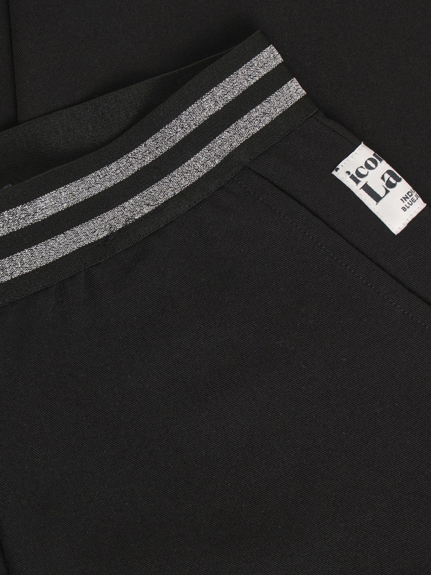 Buxur - Black