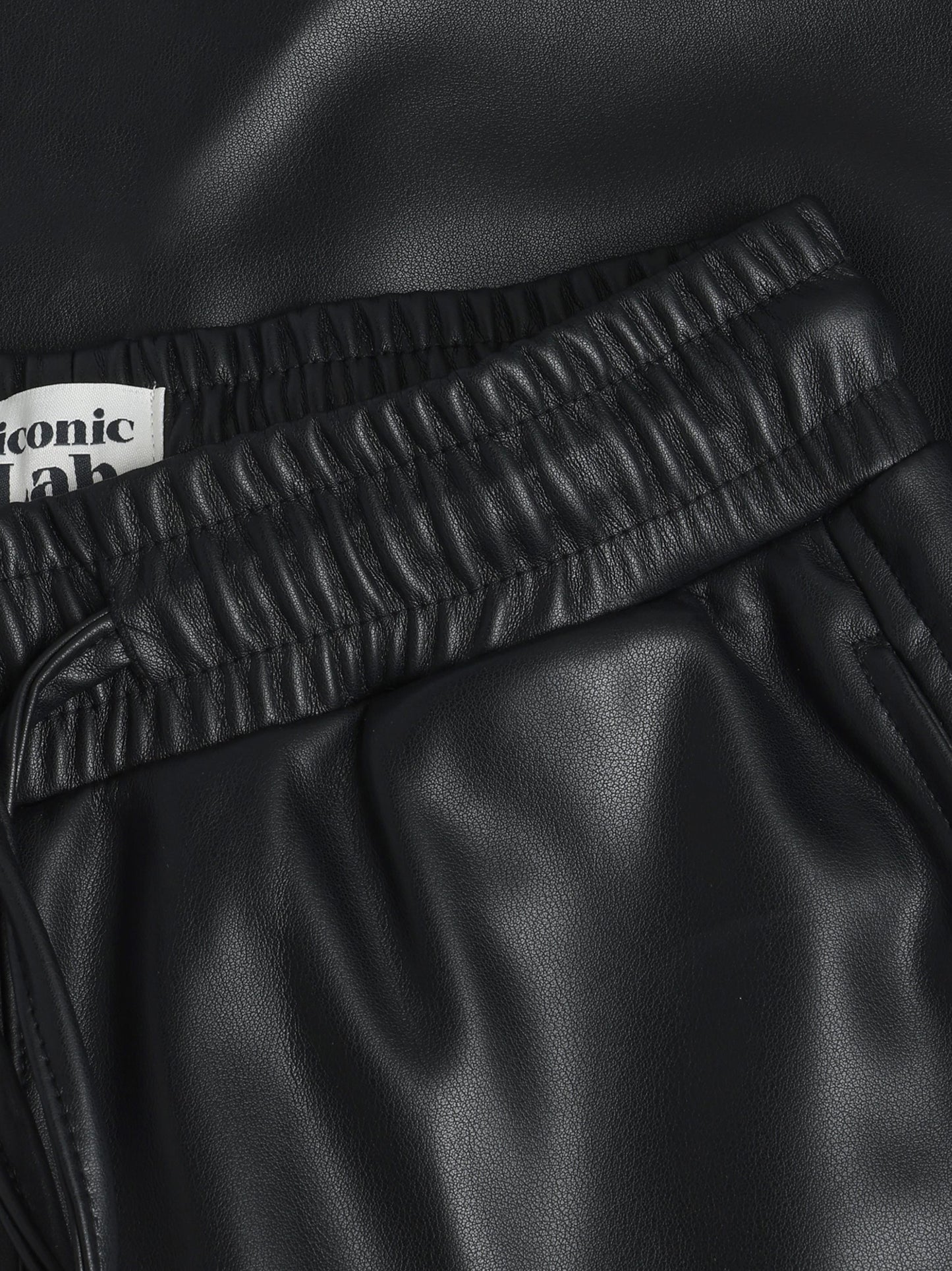 Buxur - Black